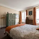 Vie Parisienne Et Charme En Plein Coeur De Paris